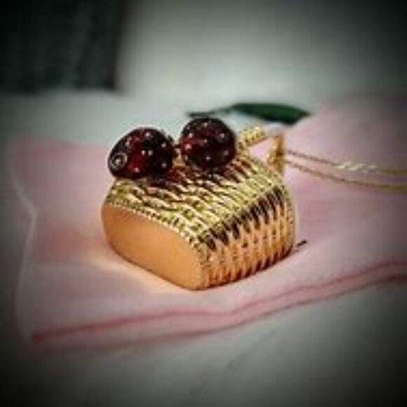 NWOT Kate Spade Strawberry Picnic Necklace - Picture 4 of 4